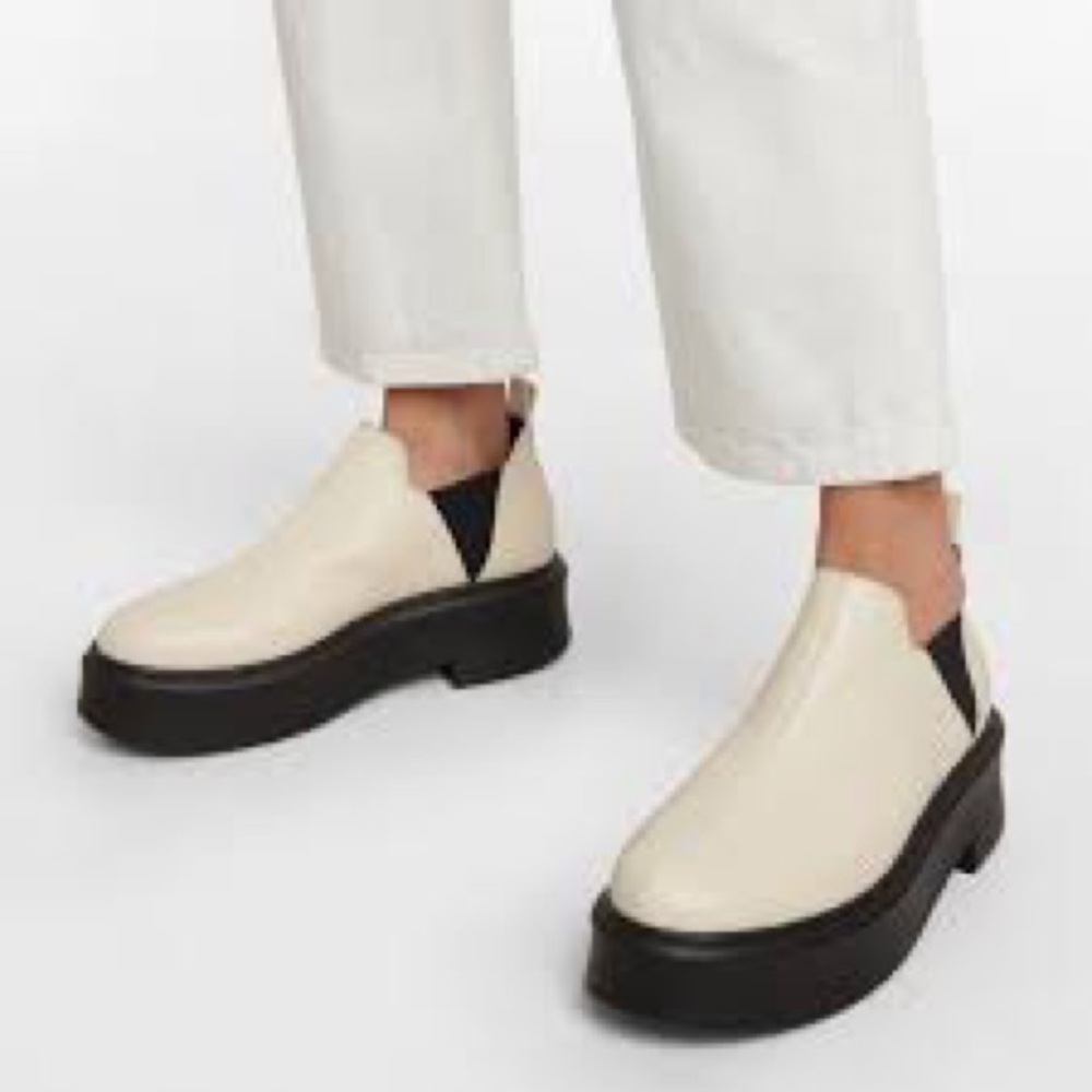 The Row Cream and Black Leather Platform Slip-On Shoes